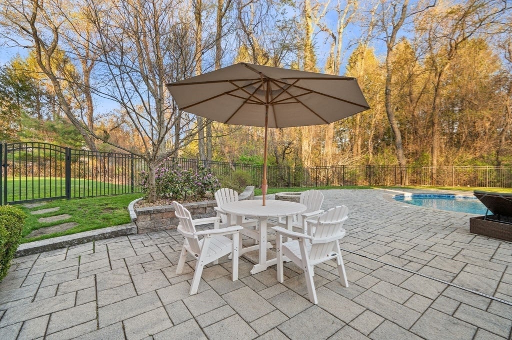 West Newbury, Massachusetts, 01985, United States, 4 Bedrooms Bedrooms, ,4 BathroomsBathrooms,Residential,Active,2044161