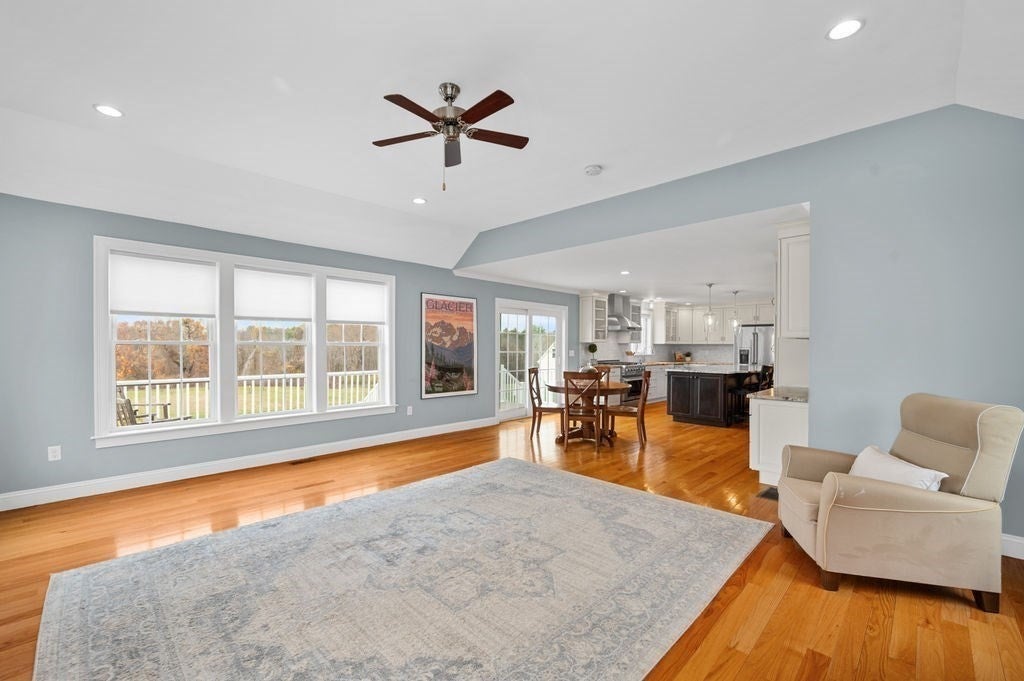 West Newbury, Massachusetts, 01985, United States, 4 Bedrooms Bedrooms, ,4 BathroomsBathrooms,Residential,Active,1986888