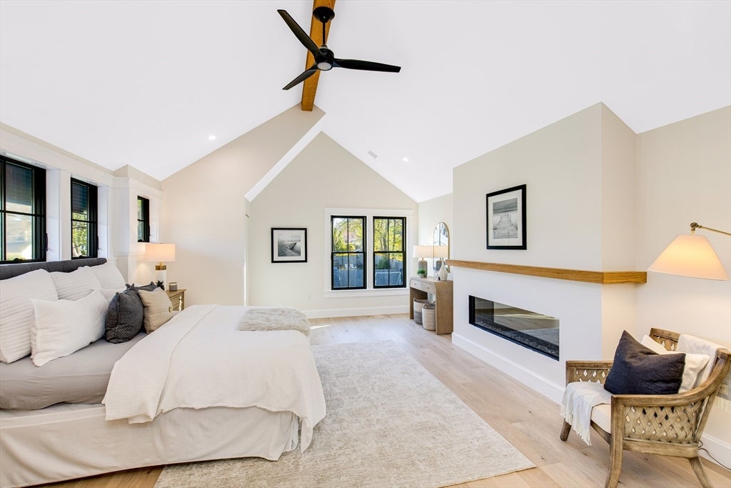 Newburyport, Massachusetts, 01950, United States, 4 Bedrooms Bedrooms, ,6 BathroomsBathrooms,Residential,Active,2043835