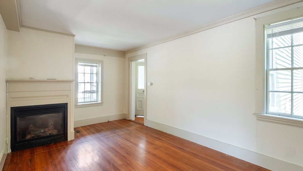 Newbury, Massachusetts, 01951, United States, 5 Bedrooms Bedrooms, ,3 BathroomsBathrooms,Residential,Active,1945051