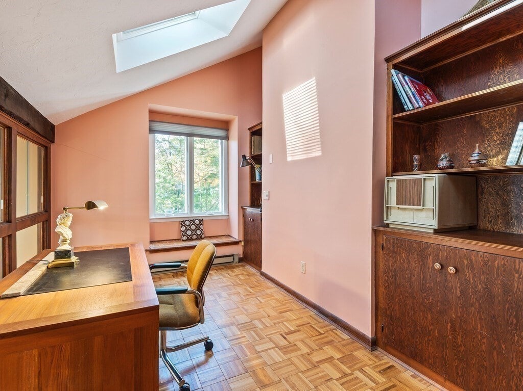 Shrewsbury, Massachusetts, 01545, United States, 4 Bedrooms Bedrooms, ,5 BathroomsBathrooms,Residential,Active,1968373