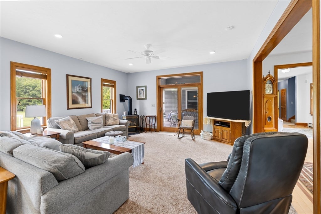 Middleboro, Massachusetts, 02346, United States, 4 Bedrooms Bedrooms, ,5 BathroomsBathrooms,Residential,Active,1858668