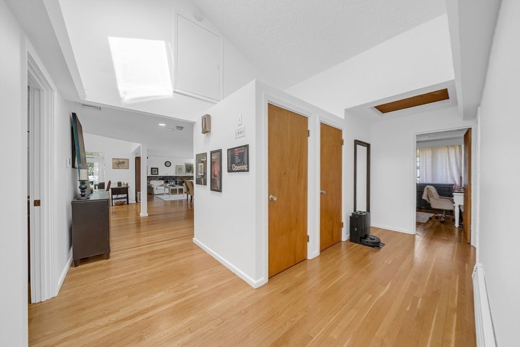Weston, Massachusetts, 02493, United States, 5 Bedrooms Bedrooms, ,3 BathroomsBathrooms,Residential,Active,2044181
