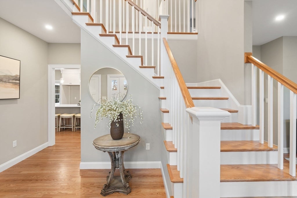 Andover, Massachusetts, 01810, United States, 4 Bedrooms Bedrooms, ,3 BathroomsBathrooms,Residential,Active,1990653