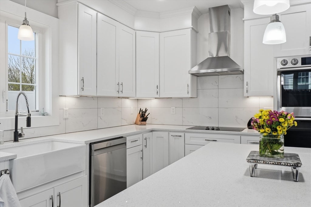 Lynn, Massachusetts, 01904, United States, 5 Bedrooms Bedrooms, ,3 BathroomsBathrooms,Residential,Active,2043805