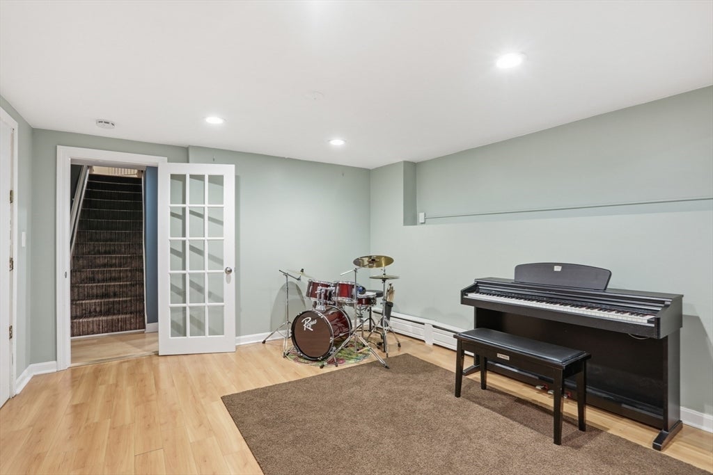 Lexington, Massachusetts, 02420, United States, 5 Bedrooms Bedrooms, ,4 BathroomsBathrooms,Residential,Active,1973324