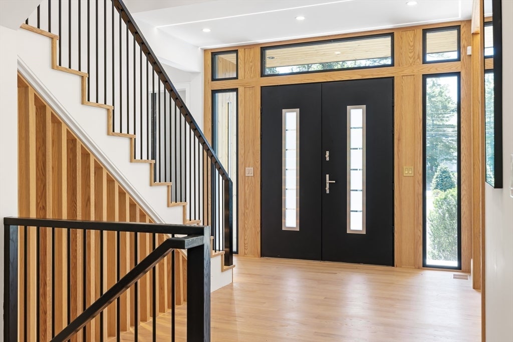 Newton, Massachusetts, 02461, United States, 5 Bedrooms Bedrooms, ,4 BathroomsBathrooms,Residential,Active,2013410