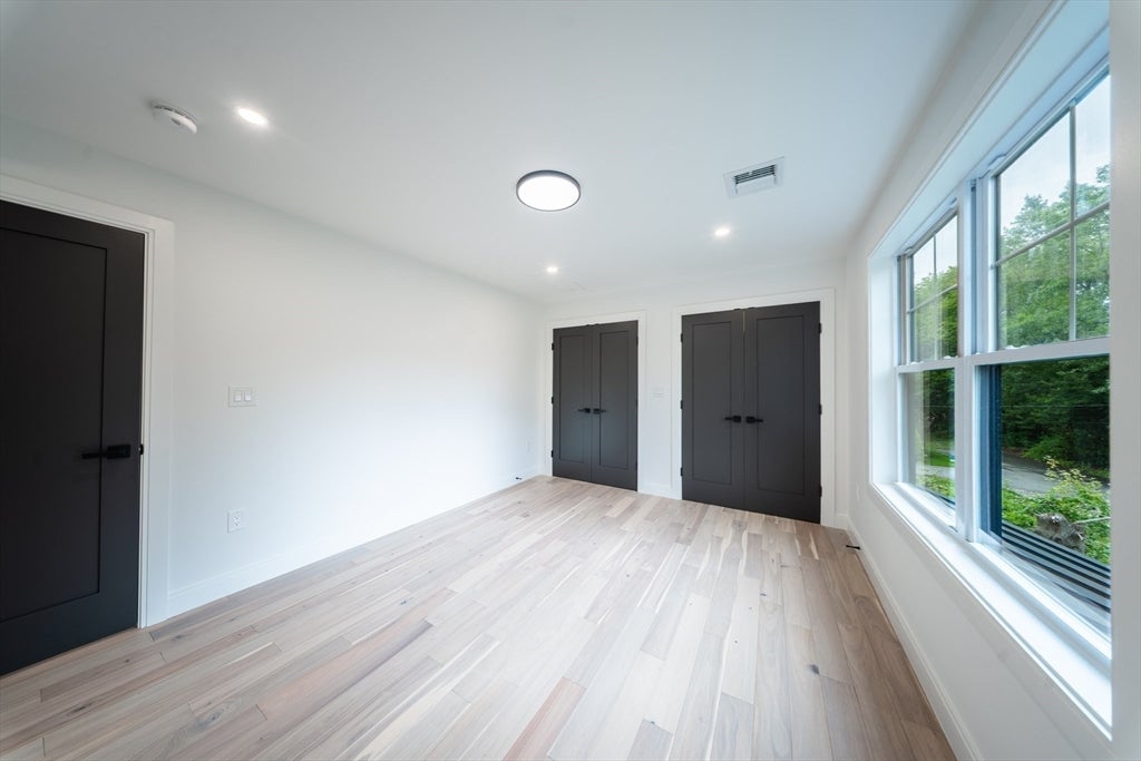 Southborough, Massachusetts, 01772, United States, 4 Bedrooms Bedrooms, ,5 BathroomsBathrooms,Residential,Active,2007207