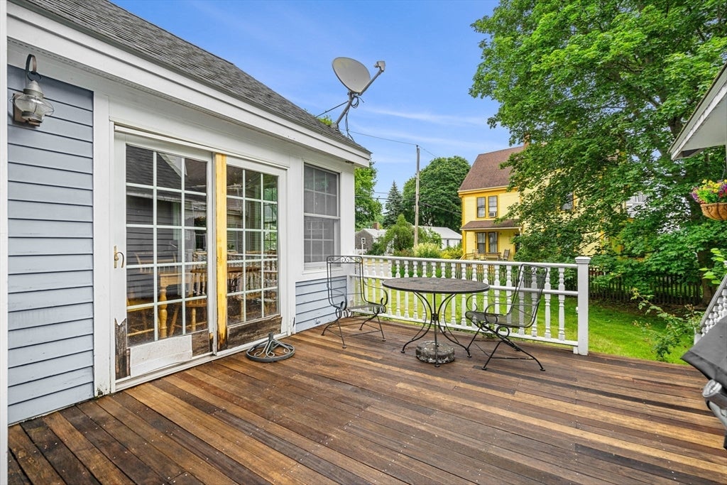 Newburyport, Massachusetts, 01950, United States, 3 Bedrooms Bedrooms, ,2 BathroomsBathrooms,Residential,Active,1922344