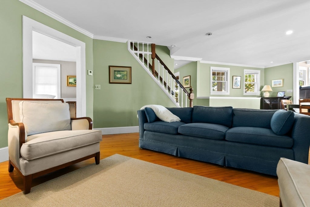 Amesbury, Massachusetts, 01913, United States, 3 Bedrooms Bedrooms, ,3 BathroomsBathrooms,Residential,Active,1929678