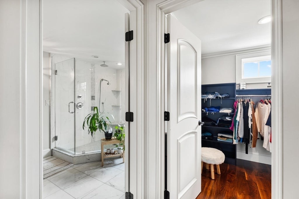 Revere, Massachusetts, 02151, United States, 5 Bedrooms Bedrooms, ,4 BathroomsBathrooms,Residential,Active,1927654