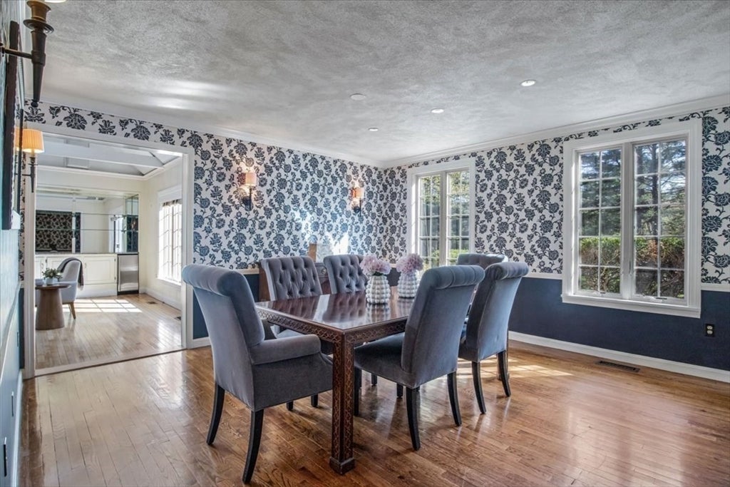 Medfield, Massachusetts, 02052, United States, 5 Bedrooms Bedrooms, ,4 BathroomsBathrooms,Residential,Active,1790178