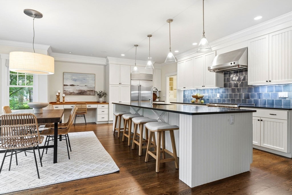 Concord, Massachusetts, 01742, United States, 6 Bedrooms Bedrooms, ,7 BathroomsBathrooms,Residential,Active,2044996