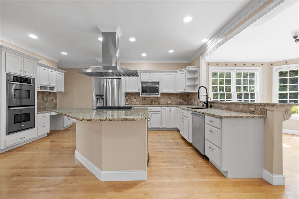 Shrewsbury, Massachusetts, 01545, United States, 6 Bedrooms Bedrooms, ,5 BathroomsBathrooms,Residential,Active,1904160