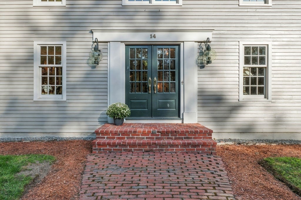 Topsfield, Massachusetts, 01983, United States, 6 Bedrooms Bedrooms, ,4 BathroomsBathrooms,Residential,Active,1936130