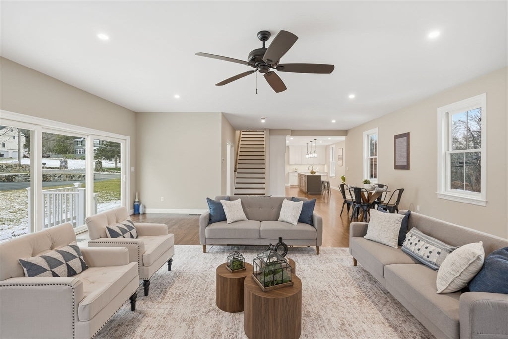 Andover, Massachusetts, 01810, United States, 4 Bedrooms Bedrooms, ,5 BathroomsBathrooms,Residential,Active,2002339