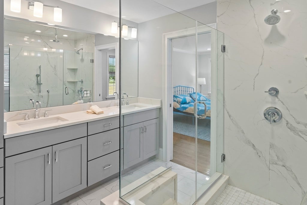 Newton, Massachusetts, 02458, United States, 4 Bedrooms Bedrooms, ,4 BathroomsBathrooms,Residential,Active,1934831
