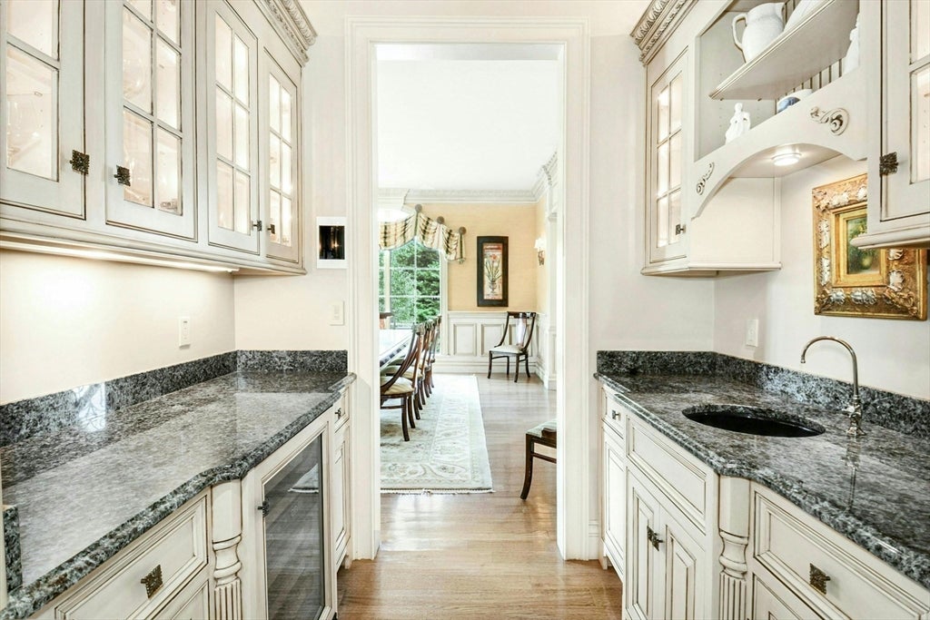 Hopkinton, Massachusetts, 01748, United States, 5 Bedrooms Bedrooms, ,8 BathroomsBathrooms,Residential,Active,1953005