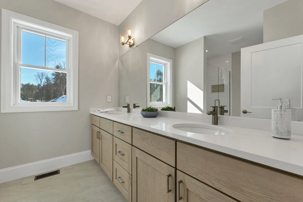 Amherst, New Hampshire, 03031, United States, 6 Bedrooms Bedrooms, ,5 BathroomsBathrooms,Residential,Active,2045750