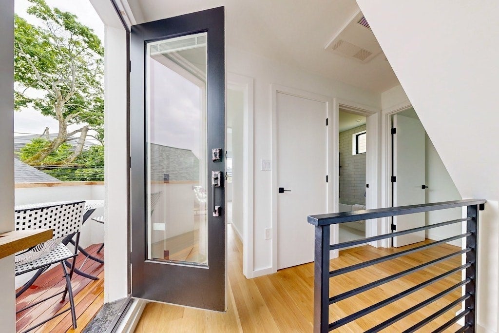 Cambridge, Massachusetts, 02141, United States, 3 Bedrooms Bedrooms, ,3 BathroomsBathrooms,Residential,Active,1945532