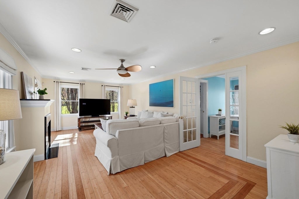 West Newbury, Massachusetts, 01985, United States, 4 Bedrooms Bedrooms, ,4 BathroomsBathrooms,Residential,Active,2044161