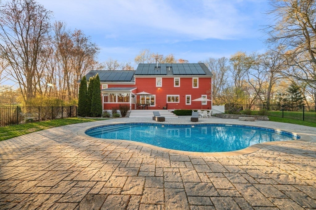 West Newbury, Massachusetts, 01985, United States, 4 Bedrooms Bedrooms, ,4 BathroomsBathrooms,Residential,Active,2044161
