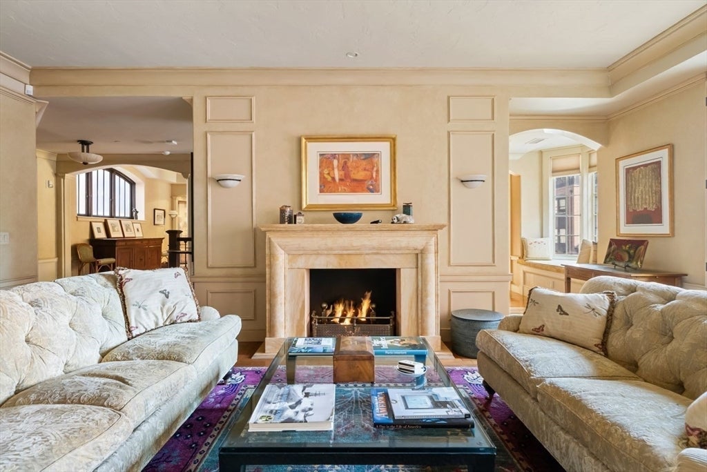 Boston, Massachusetts, 02108, United States, 3 Bedrooms Bedrooms, ,4 BathroomsBathrooms,Residential,Active,1960165