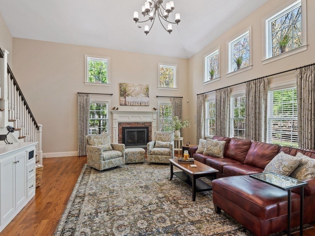 Shrewsbury, Massachusetts, 01545, United States, 5 Bedrooms Bedrooms, ,5 BathroomsBathrooms,Residential,Active,1995271