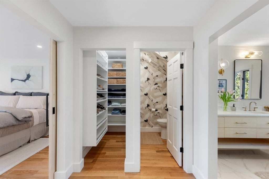 Gloucester, Massachusetts, 01930, United States, 2 Bedrooms Bedrooms, ,3 BathroomsBathrooms,Residential,Active,2043789