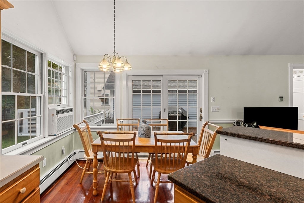 Newburyport, Massachusetts, 01950, United States, 3 Bedrooms Bedrooms, ,2 BathroomsBathrooms,Residential,Active,1922344