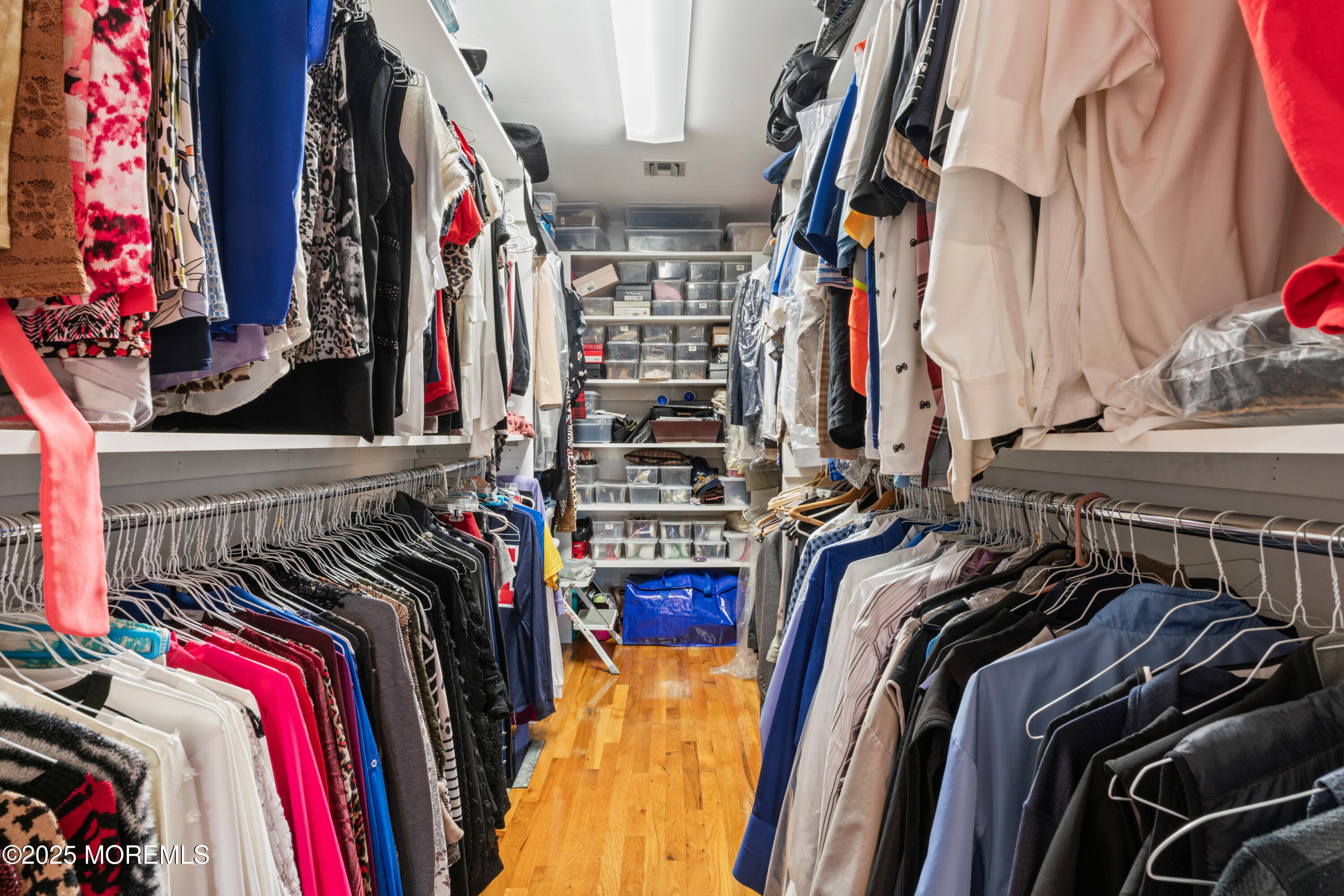 Manalapan, New Jersey, 07726, United States, 4 Bedrooms Bedrooms, ,4 BathroomsBathrooms,Residential,Pending,1909603