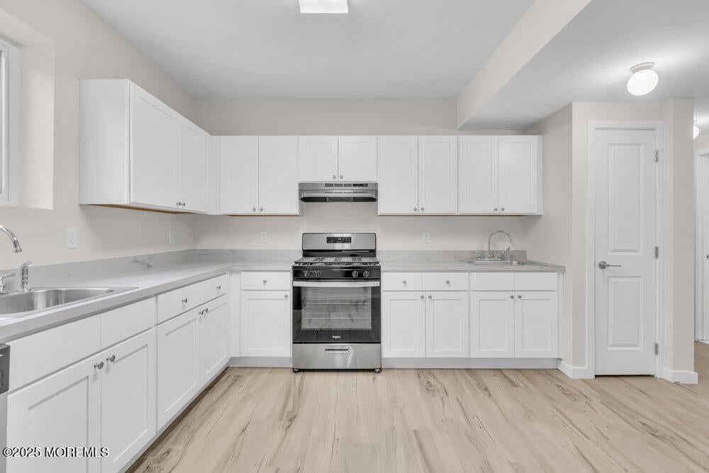 Lakewood, New Jersey, 08701, United States, 5 Bedrooms Bedrooms, ,4 BathroomsBathrooms,Residential,Active,1973269