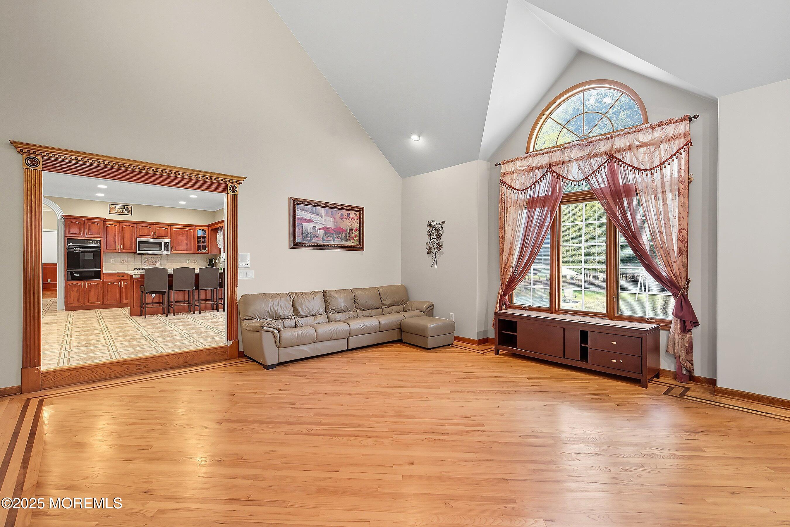 Manalapan, New Jersey, 07726, United States, 5 Bedrooms Bedrooms, ,3 BathroomsBathrooms,Residential,Active,1952450