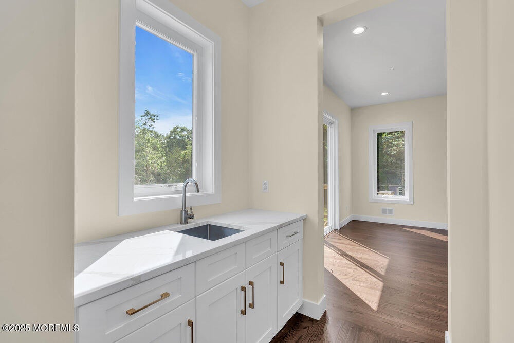 Jackson, New Jersey, 08527, United States, 6 Bedrooms Bedrooms, ,4 BathroomsBathrooms,Residential,Active,1973337