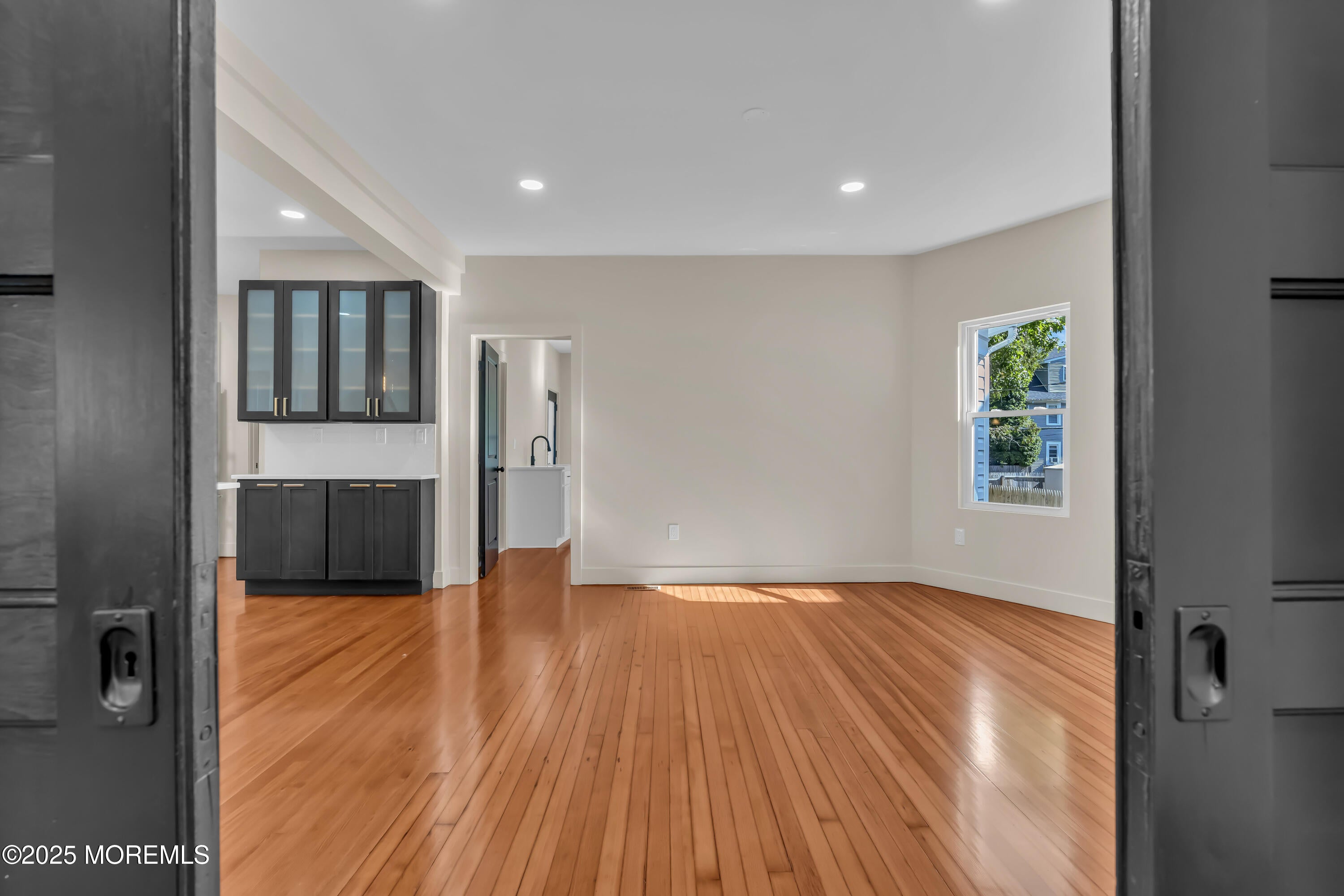 Asbury Park, New Jersey, 07712, United States, 6 Bedrooms Bedrooms, ,4 BathroomsBathrooms,Residential,Active,1929708