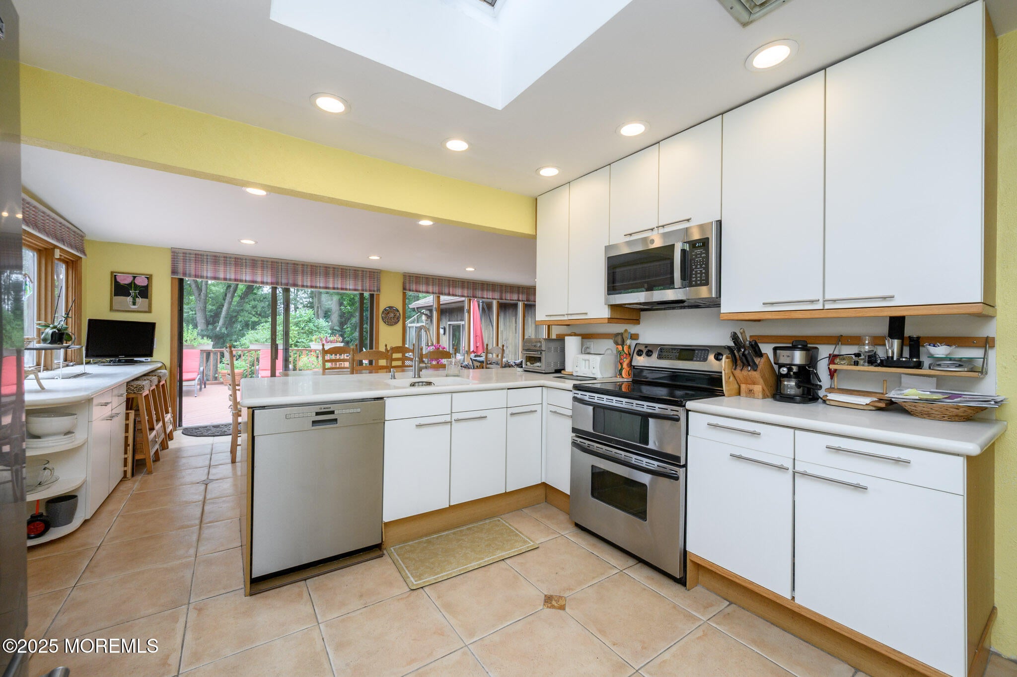 Holmdel, New Jersey, 07733, United States, 4 Bedrooms Bedrooms, ,3 BathroomsBathrooms,Residential,Active,1962185