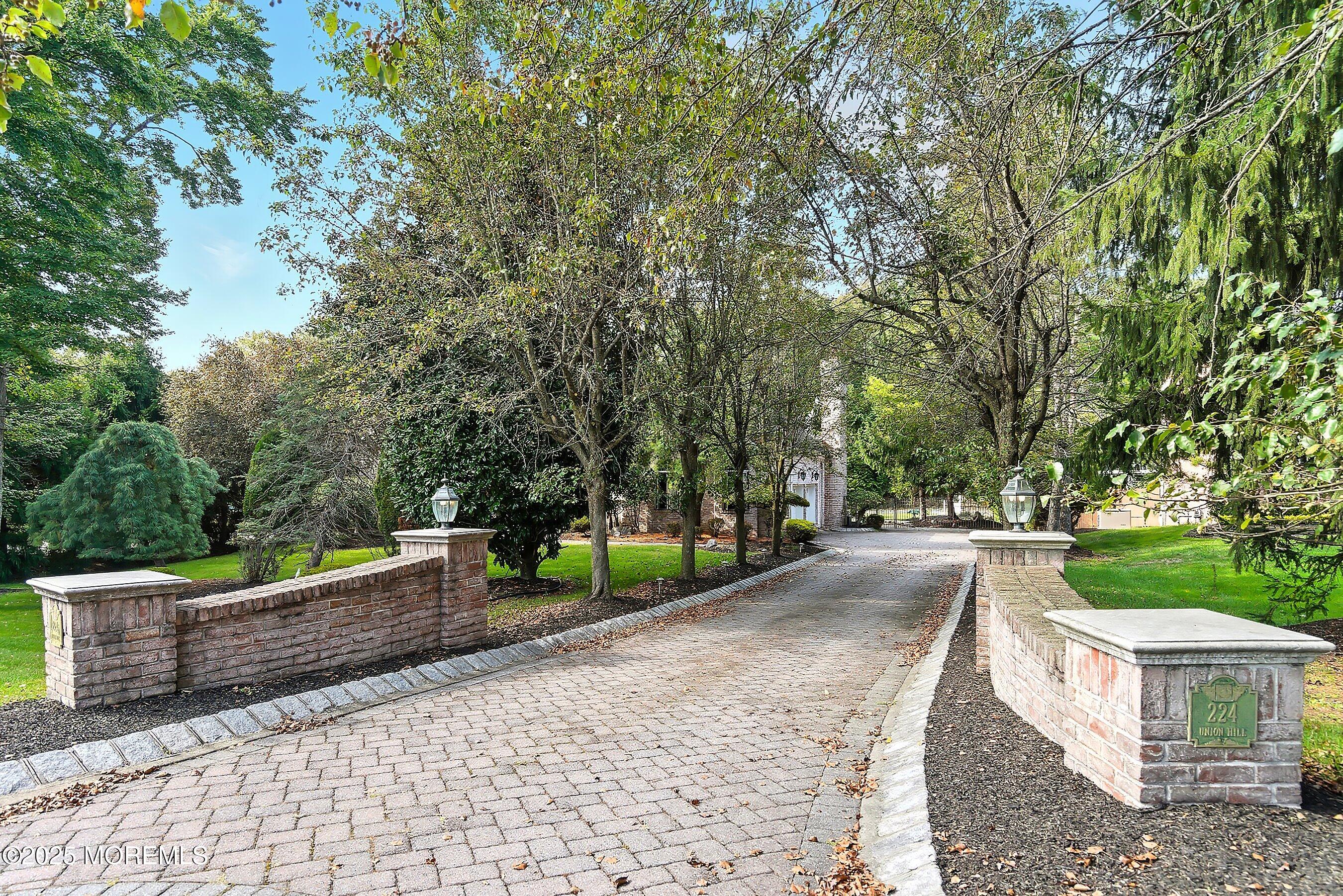 Manalapan, New Jersey, 07726, United States, 5 Bedrooms Bedrooms, ,3 BathroomsBathrooms,Residential,Active,1952450