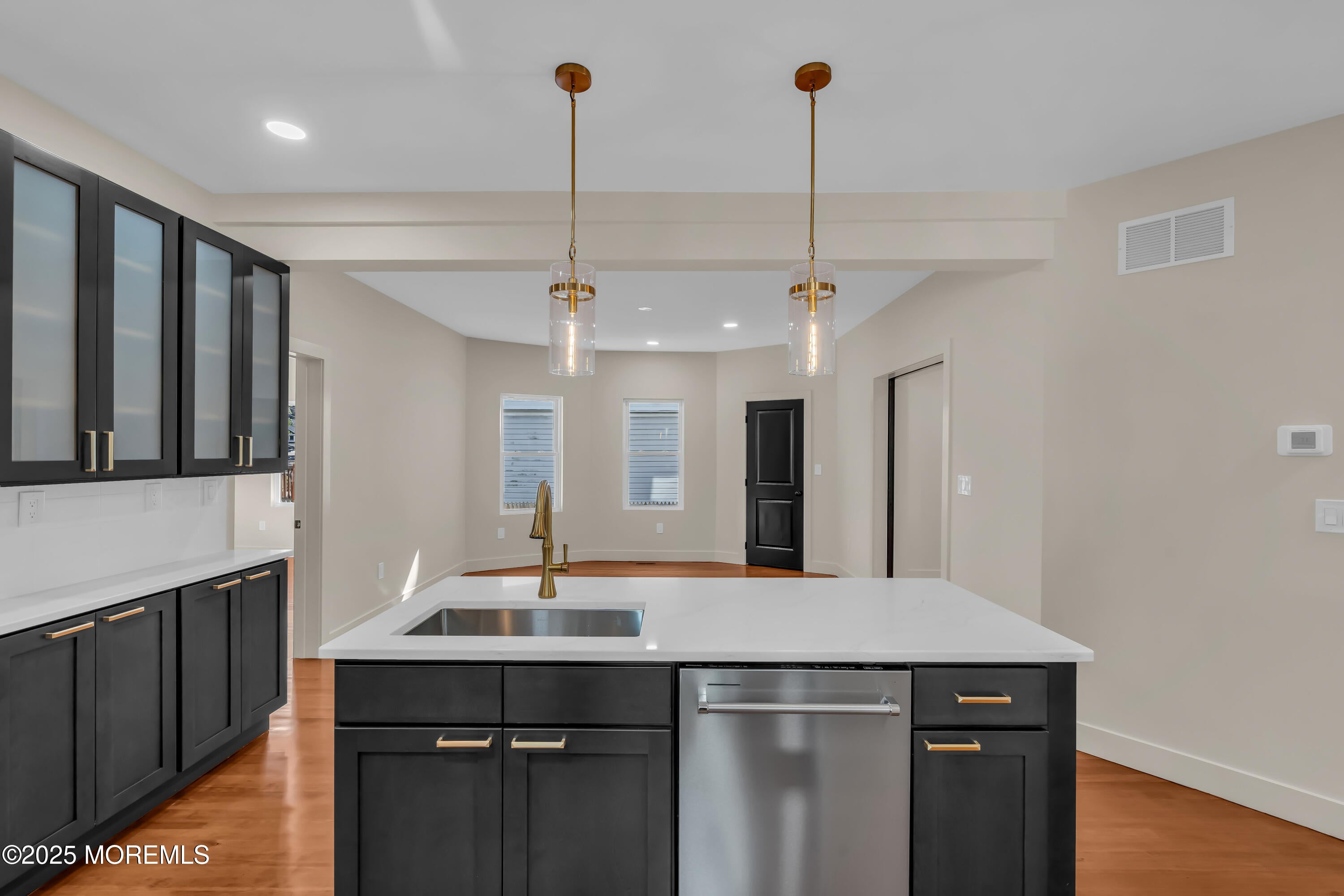 Asbury Park, New Jersey, 07712, United States, 6 Bedrooms Bedrooms, ,4 BathroomsBathrooms,Residential,Active,1929708