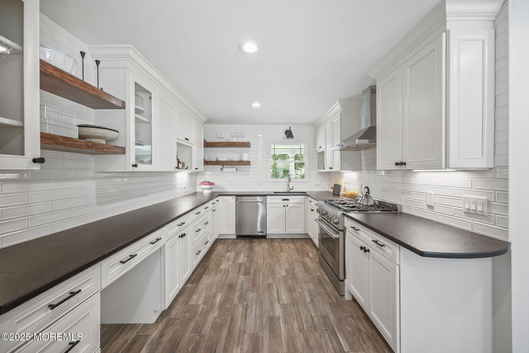 Colts Neck, New Jersey, 07722, United States, 3 Bedrooms Bedrooms, ,3 BathroomsBathrooms,Residential,Active,1941385
