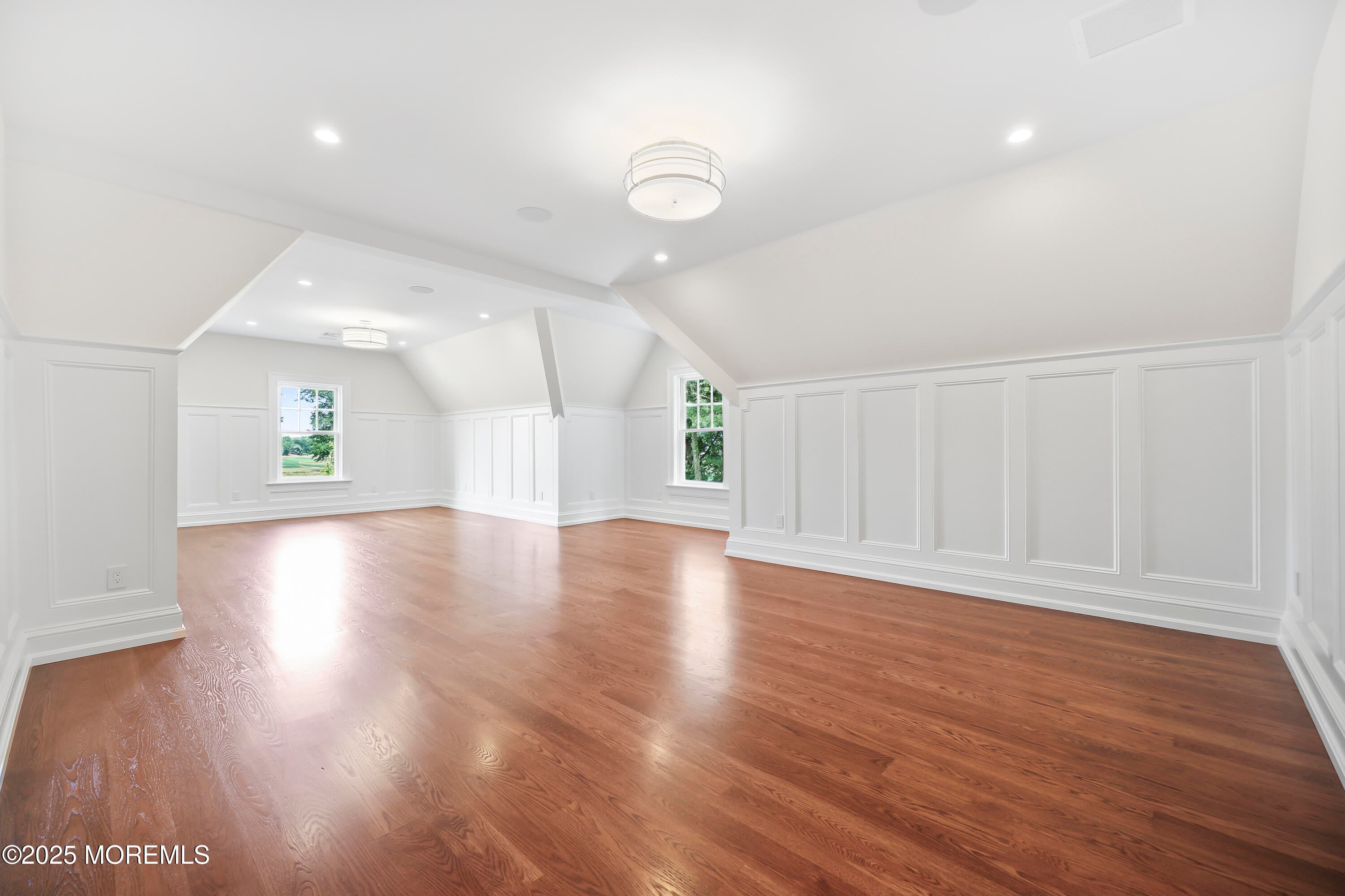 Rumson, New Jersey, 07760, United States, 6 Bedrooms Bedrooms, ,7 BathroomsBathrooms,Residential,Active,1904739