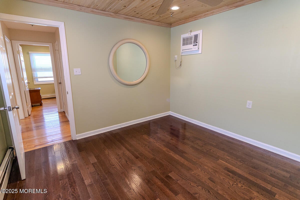 Seaside Heights, New Jersey, 08751, United States, 5 Bedrooms Bedrooms, ,3 BathroomsBathrooms,Residential,Active,1968429