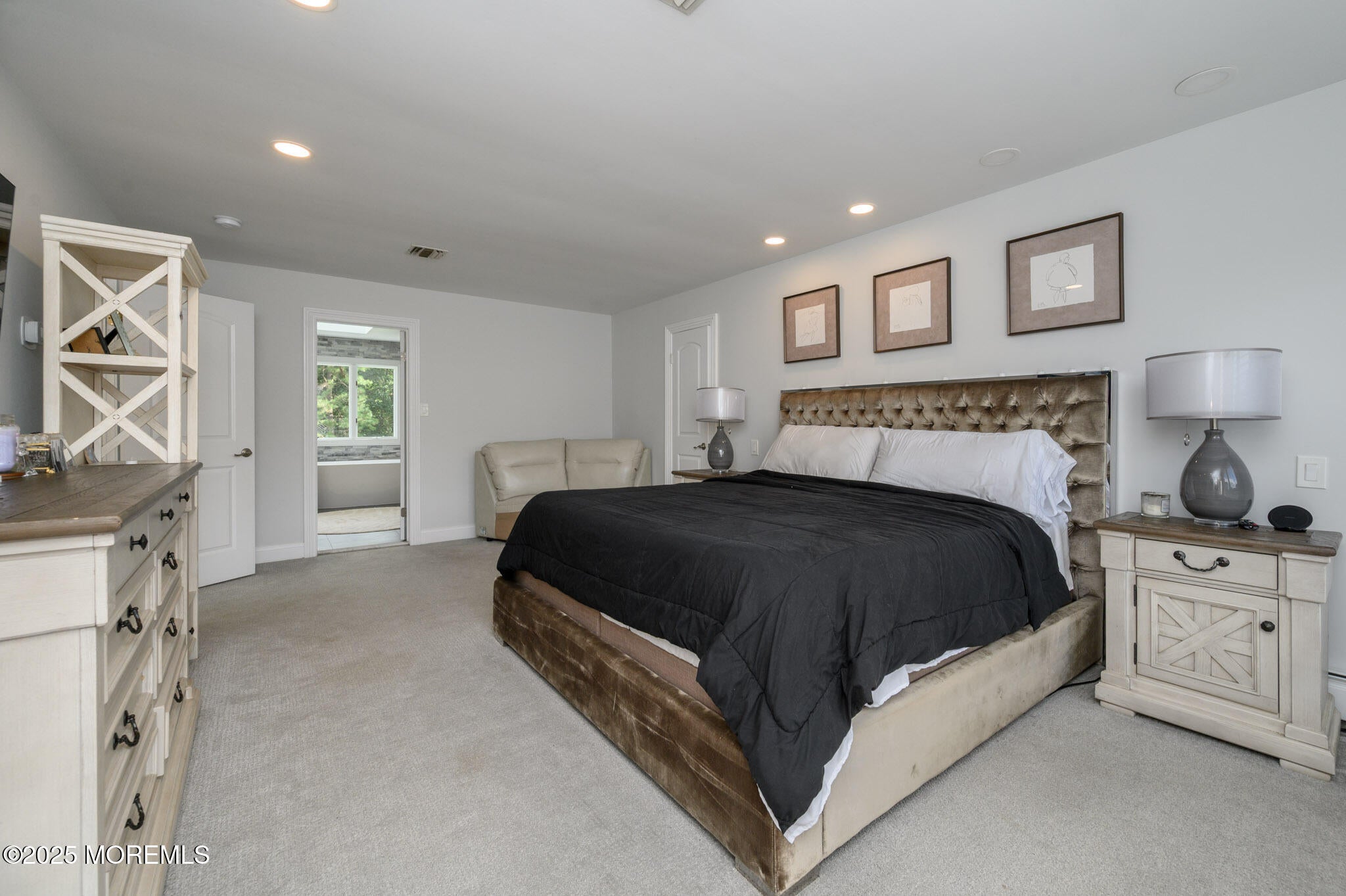 Manalapan, New Jersey, 07726, United States, 6 Bedrooms Bedrooms, ,4 BathroomsBathrooms,Residential,Active,1929411