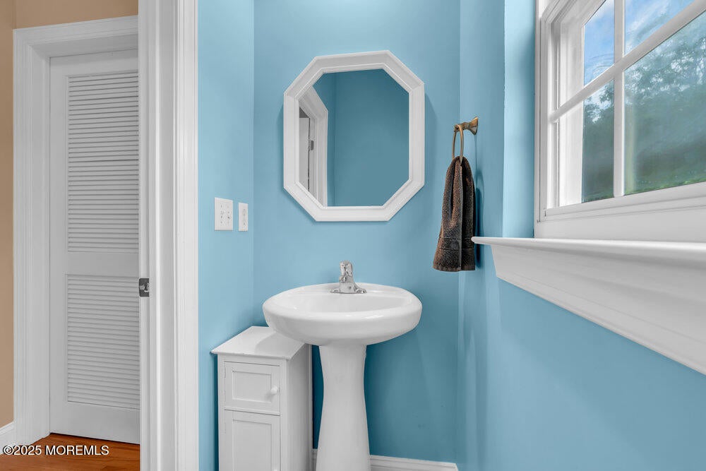 Manalapan, New Jersey, 07726, United States, 4 Bedrooms Bedrooms, ,4 BathroomsBathrooms,Residential,Active,1871928