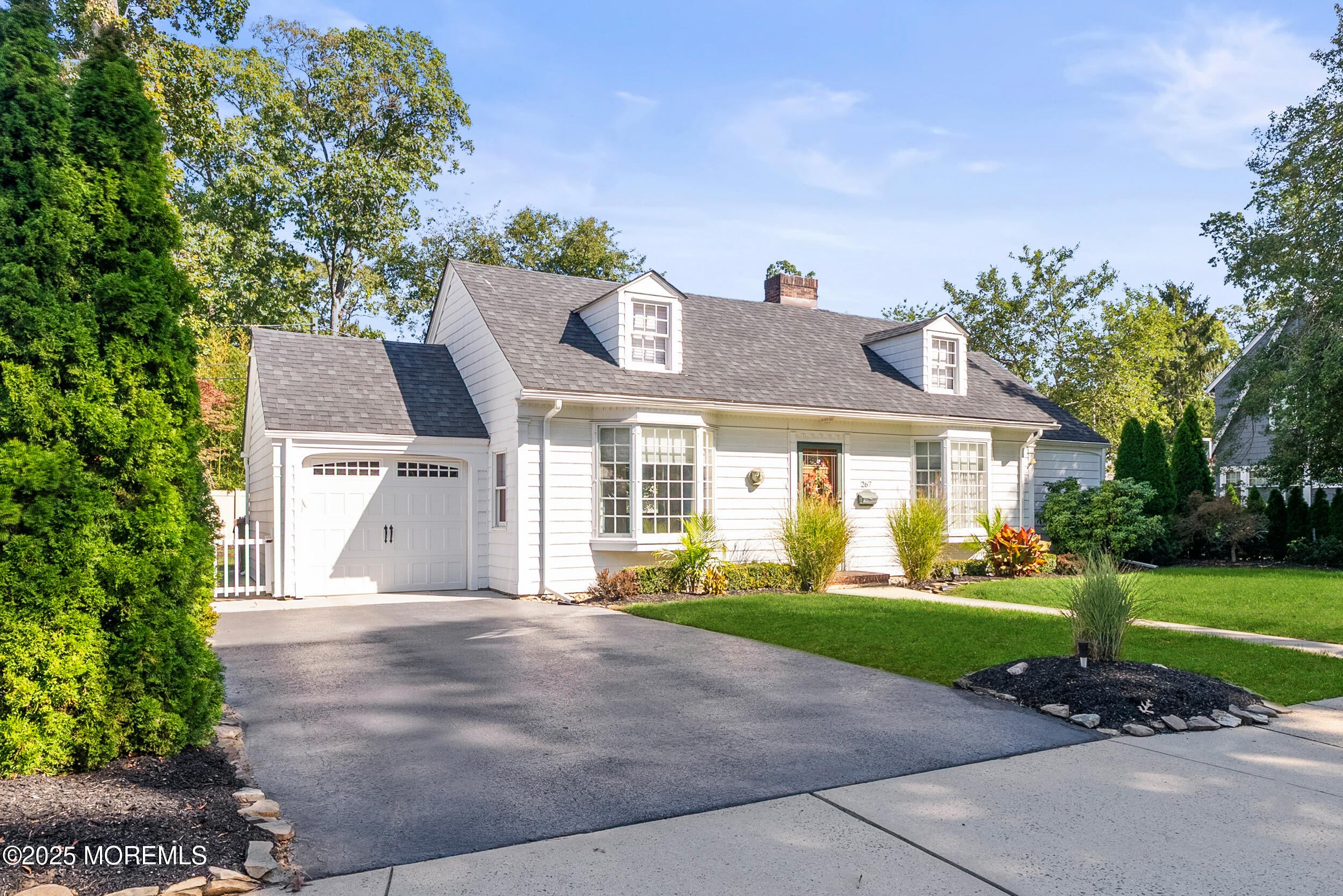 Oakhurst, New Jersey, 07755, United States, 2 Bedrooms Bedrooms, ,1 BathroomBathrooms,Residential,Active,1953714