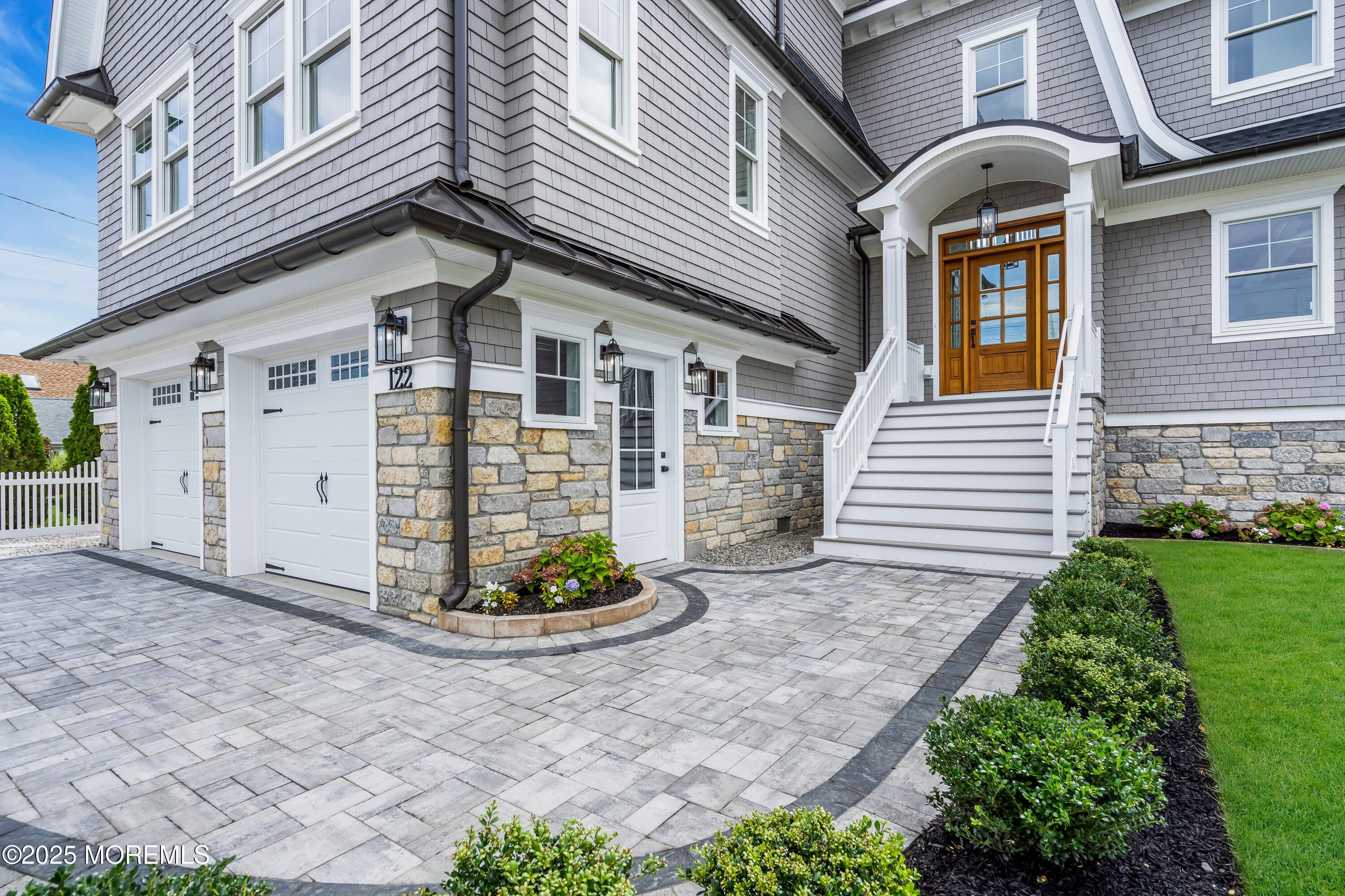 Mantoloking, New Jersey, 08738, United States, 6 Bedrooms Bedrooms, ,6 BathroomsBathrooms,Residential,Active,1904143