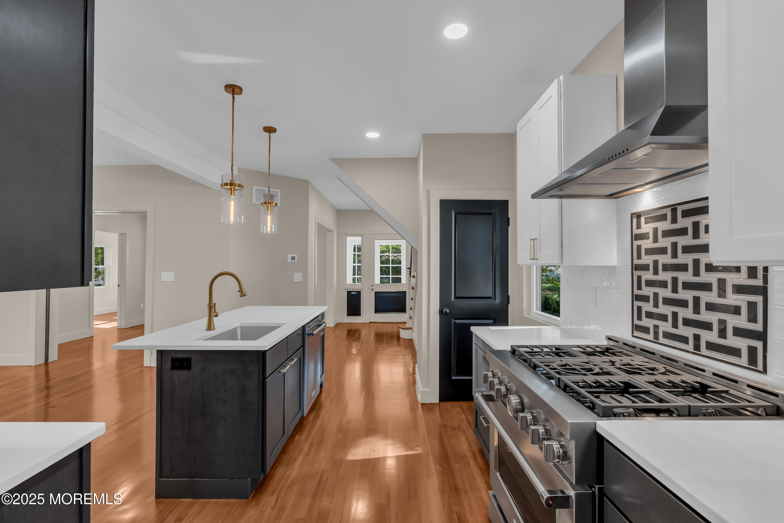 Asbury Park, New Jersey, 07712, United States, 6 Bedrooms Bedrooms, ,4 BathroomsBathrooms,Residential,Active,1929708