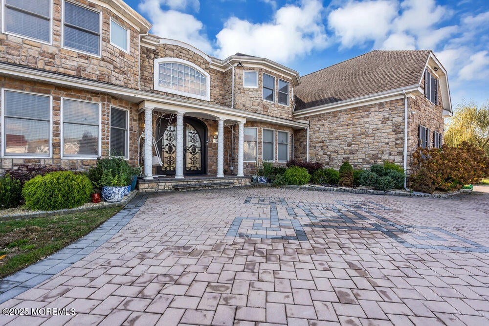 Toms River, New Jersey, 08753, United States, 5 Bedrooms Bedrooms, ,4 BathroomsBathrooms,Residential,Active,1989768