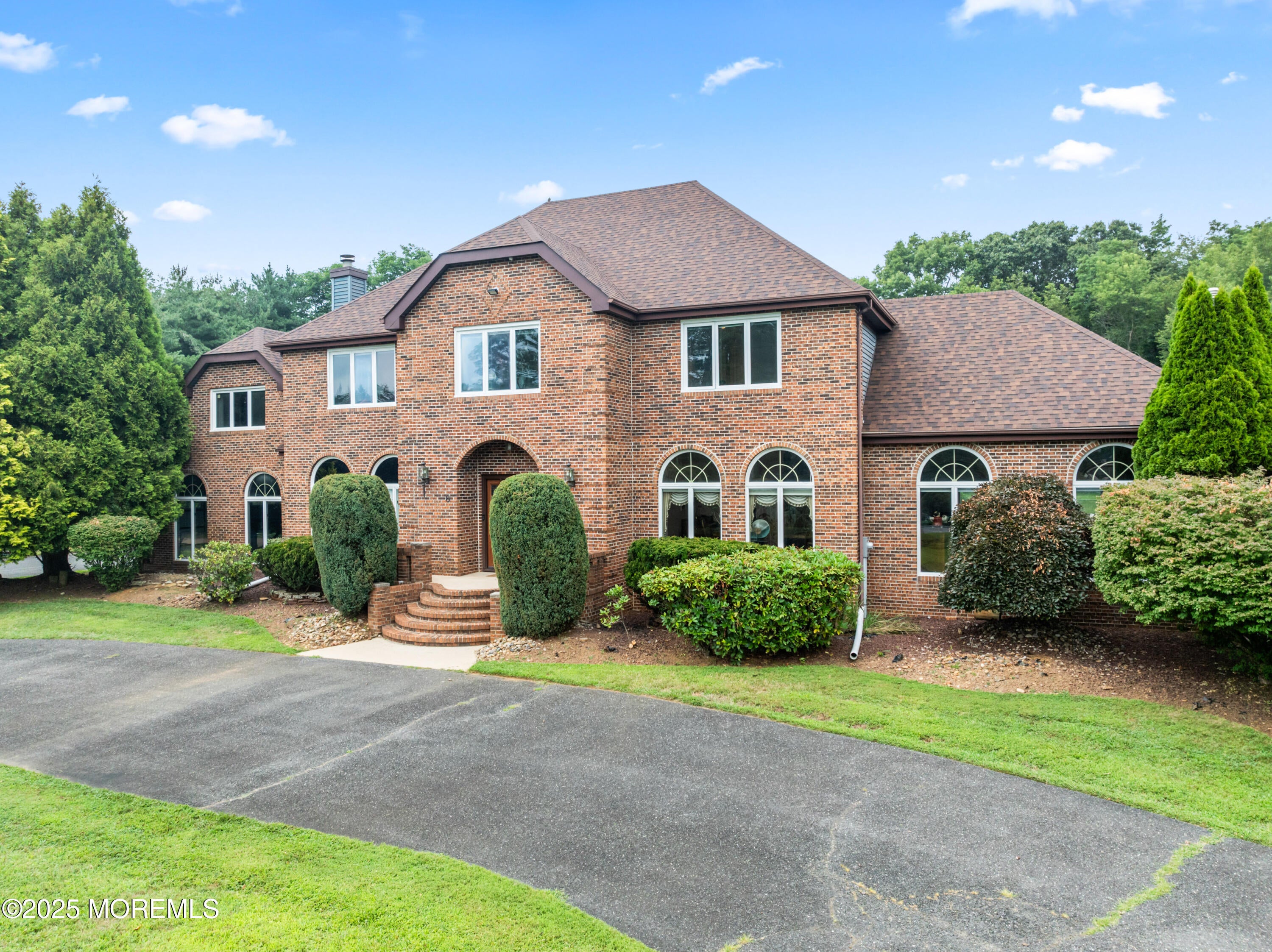 Manalapan, New Jersey, 07726, United States, 4 Bedrooms Bedrooms, ,4 BathroomsBathrooms,Residential,Pending,1909603