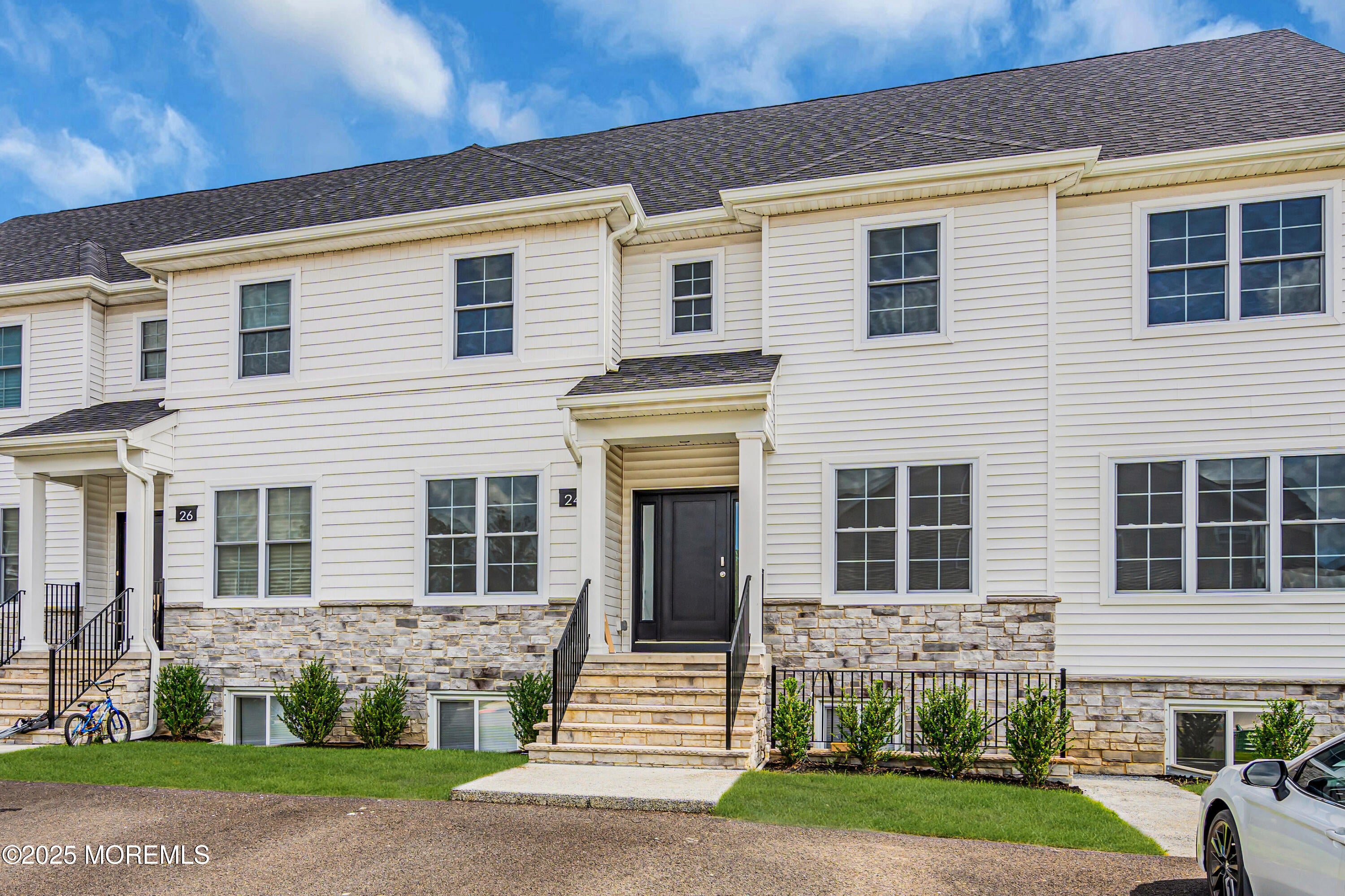 Lakewood, New Jersey, 08701, United States, 5 Bedrooms Bedrooms, ,4 BathroomsBathrooms,Residential,Active,1941365