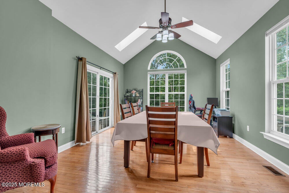 Manalapan, New Jersey, 07726, United States, 4 Bedrooms Bedrooms, ,4 BathroomsBathrooms,Residential,Active,1871928